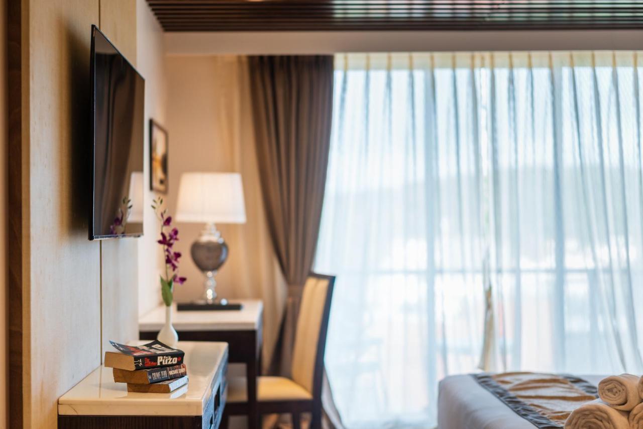 Regenta Central Imperial Candolim Goa Exterior photo