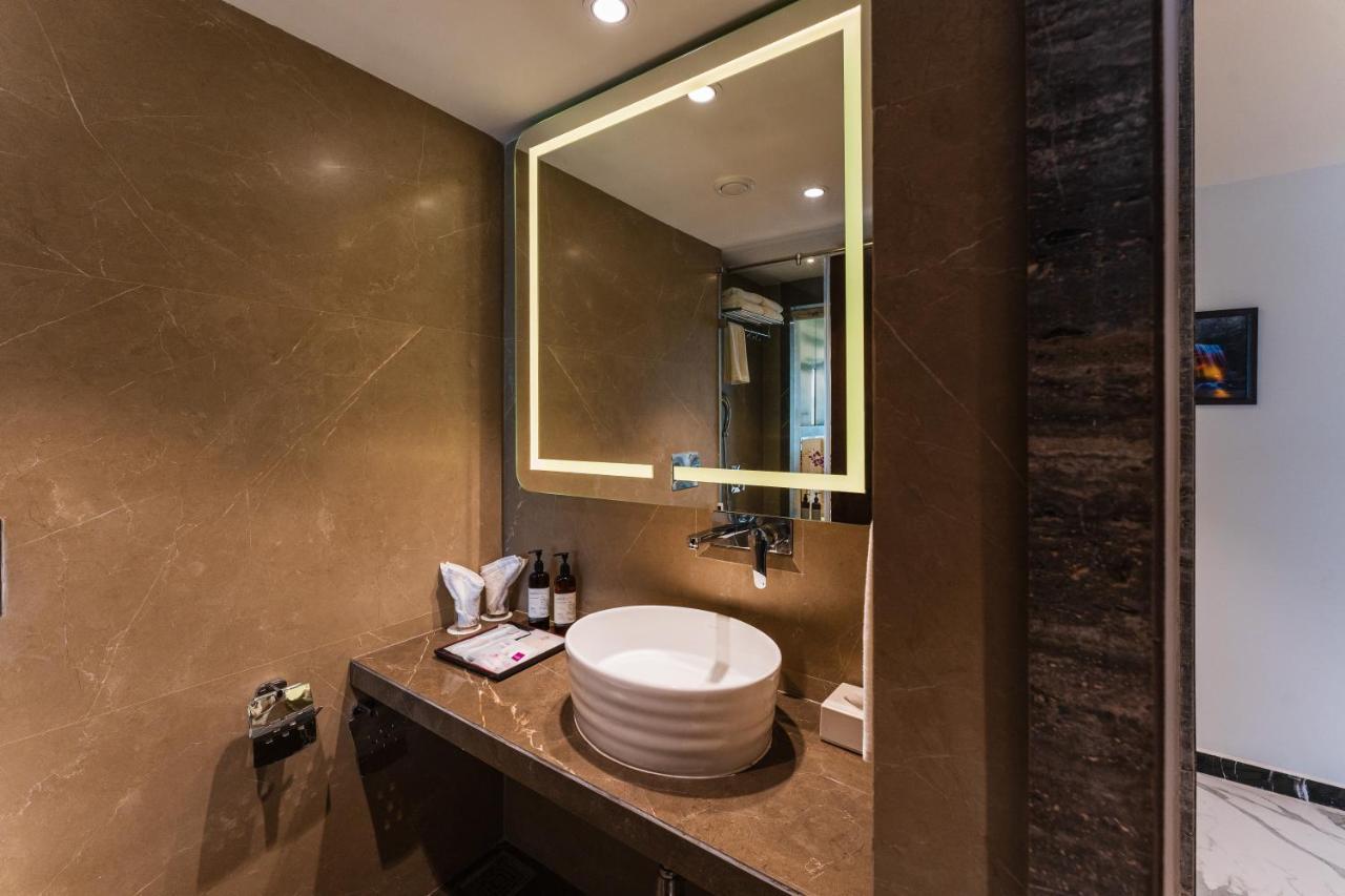 Regenta Central Imperial Candolim Goa Exterior photo